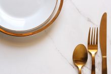Elegant table setting for dinner (Photo: MichellePatrickPhotographyLLC/iStock)