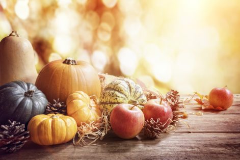 Thanksgiving, fall or autumn greeting background with pumpkin (Photo: BrianAJackson/iStock)