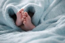 Photo of newborn baby feet (Photo: bernie_photo/iStock)
