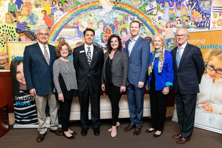 Event co-chairs, from left: Rashi grandparents Philip and Mali Wiener, head of school Adam W. Fischer, Rashi parents Rachel and Peter Dixon, and Rashi grandparents Kate and Jonathan Dixon. (Photo: Allegro Photography)