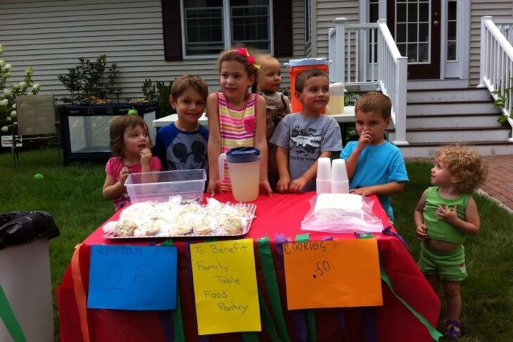 A group of kids fundraising for JF&CS Family Table with a lemonade stand (Courtesy photo)