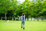 Kid playing in the park (Photo: akase_/iStock)