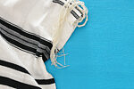 White Prayer Shawl - Tallit tallis (Photo: tomertu/iStock)