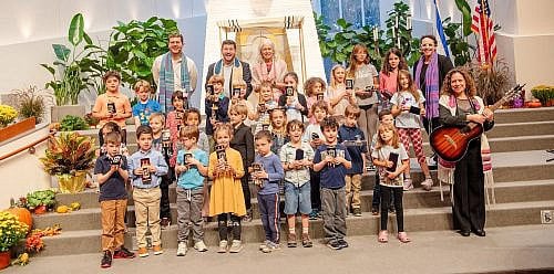 20241023-TI-SimchatTorah-by-AxieBreen-73-YOung-resized 20241023-TI-SimchatTorah-by-AxieBreen-73-YOung-resized