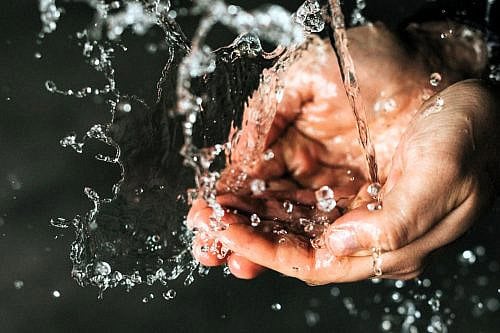 Hand washing cleaning cleansing cleanse ritual hygiene Nathan Dumlao Unsplash