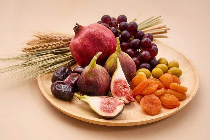 Seven Species Shivat HaMinim Tu Bishvat Shavuot nambitomo iStock