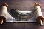 Yom Kippur Shofar Torah (Photo: pamela_d_mcadams/iStock)